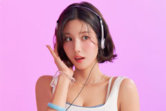 ‘워터밤 여신’ 권은비, 아찔한 수영복 자태…폭발적 글래머