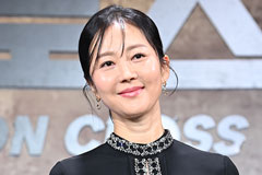 염정아, 종합병원장 사모님 된 근황…'♥훈남 의사 남편'과 승격식 인증샷