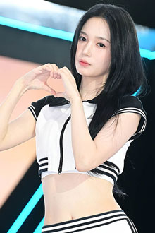 '완성형 비주얼' 유스피어 여원, 머리부터 발끝까지 예쁨