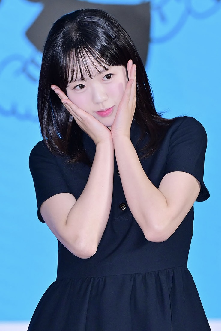 '크레이지 리치 코리안' 지예은 '명품 패션으로 아침부터 화려하게'