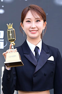 '트로트 신동에서 여신으로' 전유진, 06년생의 폭풍 성장 비주얼