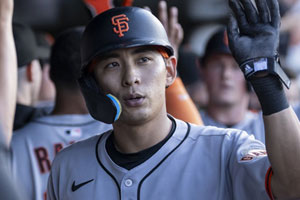 이정후, 무사 만루 '헛스윙 삼진'→내야안타→행운의 쐐기 타점…SF, 3-1 승 '3연승'