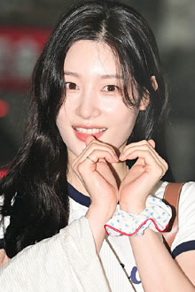 정채연, 여름철 꾸안꾸 데님 스타일링의 정석