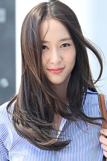 정수정 '크리스탈 미소, 예쁨이 두 배'