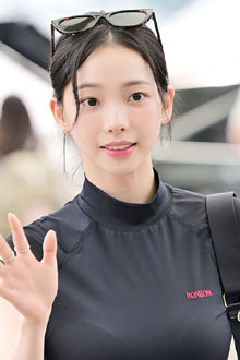 에스파 카리나 '청바지에 티셔츠 OK, 인천공항 시선 올 킬!'