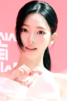 카리나, 넋 놓고 바라보게 되는 현실감 제로 비주얼