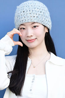 트와이스 다현, 비니로 완성한 러블리 스타일링