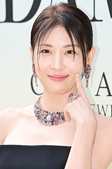 '40대 후반 맞아?' 하지원, 동안 미모에 글래머 몸매까지
