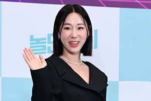 이지혜 성형은 얼굴만...가슴수술 의혹에 비키니 기자회견