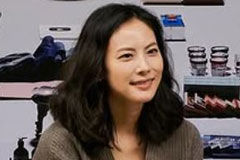 '연봉 357억♥' 박지윤, 딸 사진 최초 공개…떡잎부터 남달라