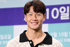 김종국, ♥아내 꽁꽁 숨기더니…신혼여행 영상에서 딱 걸렸다