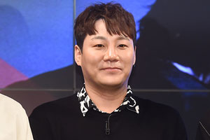 윤민수, 전처와 한집살이→이혼파티까지…진정성 無 대중 시선은?