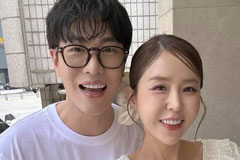 신지, 예비신랑 ♥문원에 포르쉐 선물…속사정은 따로 있다
