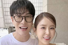 '살림 합친' 신지♥문원, 결혼 앞두고 '경사'…'가족사진' 공개