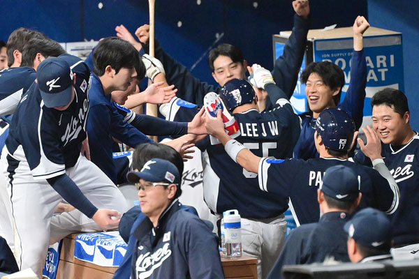'잠실 빅보이 투런 폭발' 한국, 체코 11-1 대파…방망이 불붙이고 日 만나러 간다