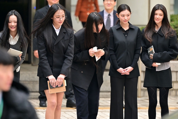 뉴진스, 전속계약 유효 판결→'전원' 복귀 선언 속 엇갈린 행보…완전체 행방은 [엑:스레이]