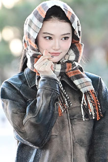 '성냥 사세요' 미야오 엘라, 머플러로 완성하는 겨울패션