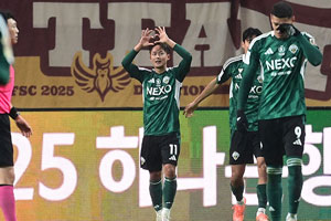 '슈퍼스타 이승우, 포옛 사단에 '2관왕' 안겼다…포엣 없는 전북, 코리아컵 최다 6회 우승 위업→광주 2-1 제압