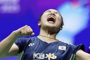 속옷 세탁+방 청소, 안세영 이렇게 살았다 中 인생 역정 재조명…부조리 딛고 11관왕→배드민턴계, AN 시대 접어들어