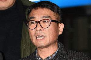 김건모, 성폭행 무혐의 후 근황 보니…컴백 임박? 곡 쓰는 중, 공연도 잘 돼