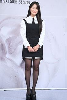 '158cm' 김혜윤의 선택은 통굽힐…로몬과 25cm 키 차이 로맨스 예고!