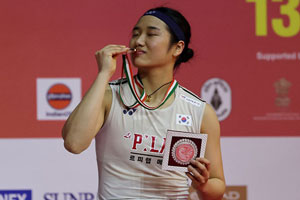 '어두컴컴' 안세영, 정말 충격적이네…인도 오픈, 위생 논란 이어 조명 불량까지