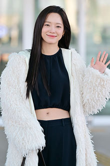 '추위는 몰라요' 김세정, 한파에 과감한 크롭티 공항패션으로 시선 집중!