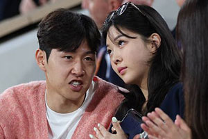 이강인 '재벌 5세 여친' 깜짝 등장!…'미모 안 밀리네'→PSG 'WAGS' 모임 포착 화제