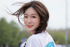 대만 휩쓴 안지현, 길 한복판서 볼륨감 자랑…美쳤다!