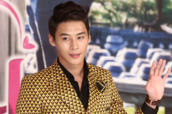 故 정은우, 세상 사기꾼 많다…내가 방송국 바보 생전 문자 공개