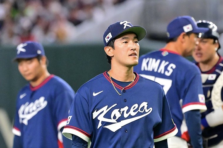 韓 잘 싸웠다! '오타니 거르고 야유→밀어내기 결승점 허용' 한국 6-8 패배, 참사 아니었다…한일전 '11연패' 수렁 [도쿄:스코어]