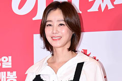 '59세' 김성령, 갑작스러운 비보 전해져…"가족들 슬픔 속 빈소 지켜"