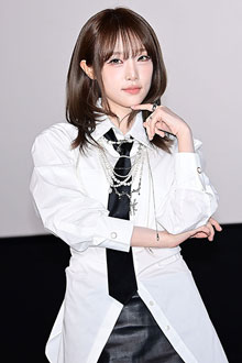 '내 팔로 걸어다니네' 최예나, 39kg→43kg 증량에도 뼈말라 각선미