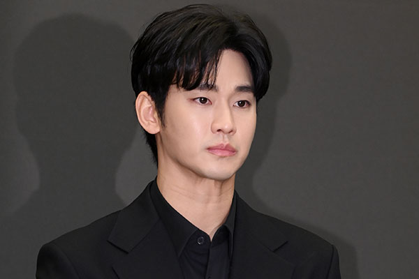 [단독 인터뷰] 김수현 측 28억 손배 인정 불가…김세의 고소 결과 변수