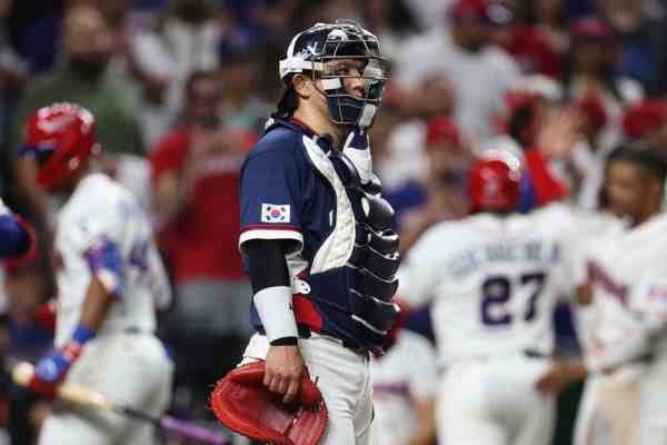 한국, 도미니카공화국전 '0-10' 7회 콜드게임 치욕패…류현진 3실점+불펜 7실점