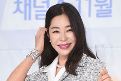 이혜영, 반려견 얼굴에 낙서…"제정신이냐" 비난 봇물