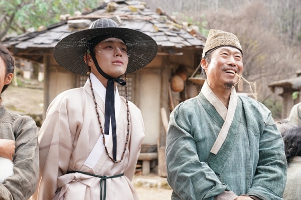 [공식] '왕과 사는 남자', 드디어 1600만 돌파…'극한직업' 매섭게 쫓는다