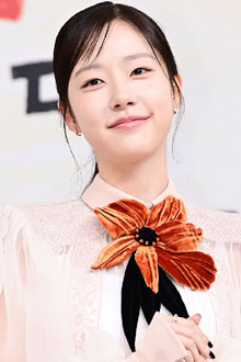 '로코 도전' 채원빈, 사랑을 부르는 핑크빛 미모