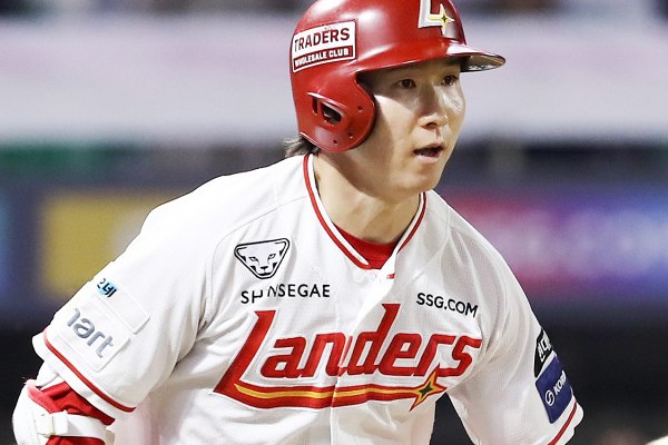 '박성한 얼마 줘야 해?' 7회 역전 결승타→다이빙 캐치 '원맨쇼'…SSG, 두산 2-1 제압 '위닝 시리즈 달성'