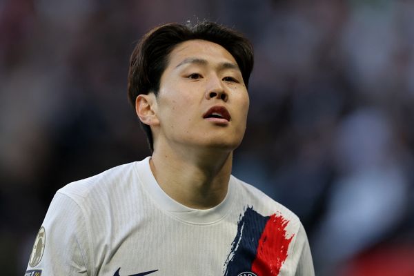 이강인, '1골 1도움' 맹활약…PSG, 앙제 3-0 완파→리그 우승 향해 '성큼'