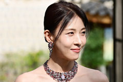 하지원, '동성애 키스신' 이후 또 파격…과감 노출→타투 공개까지 '깜짝'