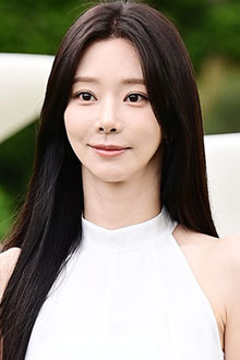 '화이트 여신' 이주빈, 향기로운 청순 미모