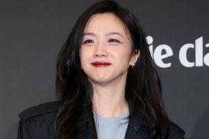 '김태용♥' 탕웨이, 첫째 출산 10년 만 임신설 확산…행사장서 'D라인' 포착