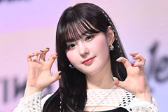 "가슴 훤히 다 보여"…김채현, 수위 높은 의상에 팬들 '발칵'