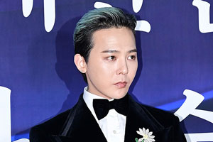지드래곤, 흑인 비하 의상 입고 무대 더욱 면밀히 살필 것 고개 숙여