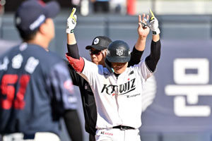 '수원 어린이들 웃었다' KT 창단 2호 어린이날 승리! 이정훈 행운의 2타점→권동진 결승타 폭발…롯데 '도박 3인방' 전원 출루