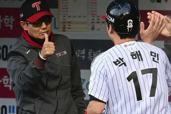 LG 3연패 탈출, '트중박' 슈퍼캐치로 웃었다!…박해민 앞세워 5-3 승리→삼성은 9연승 무산