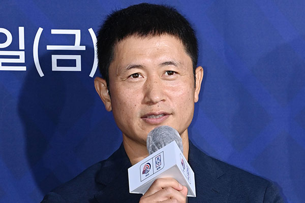 홍명보호 스리백은 트릭? 이영표 평가전+체코전 포백 쓸 것 예상…우리가 가진 최고의 카드 꺼내야