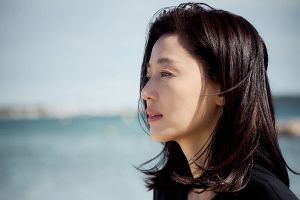 전지현, 11년 만의 복귀작으로 칸 초청…영화는 이래야죠 (엑's in 칸:군체)[인터뷰]