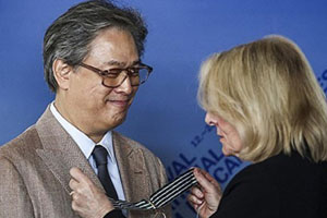 박찬욱 감독, 프랑스 최고 문화예술훈장 수훈…외국인 중 최고 등급
